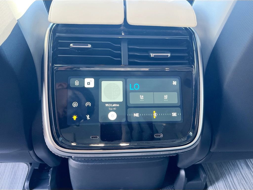 Used 2023 Rivian R1S Adventure image 24