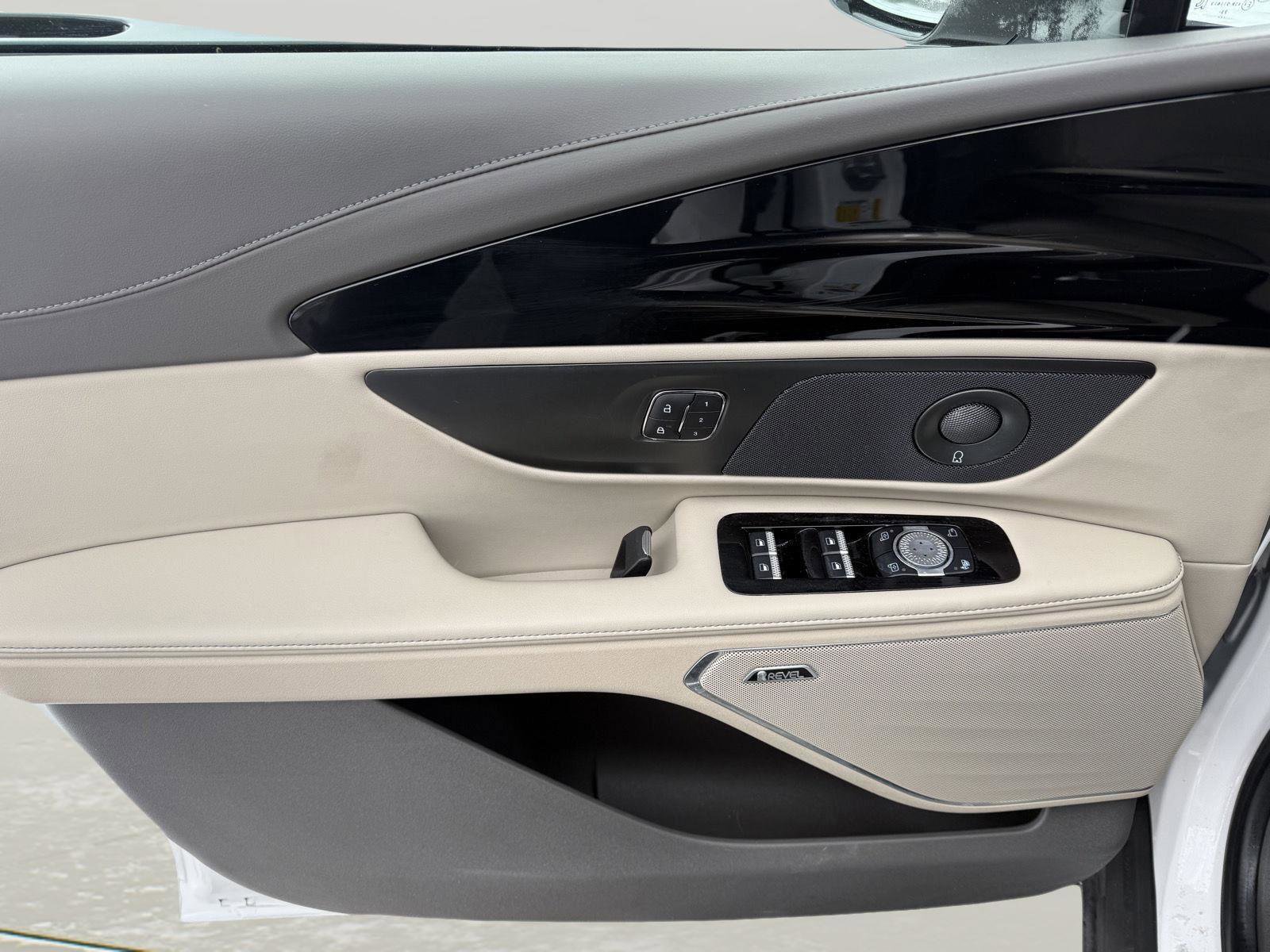 Used 2024 Lincoln Nautilus Reserve w/ Equipment Group 202A image 9