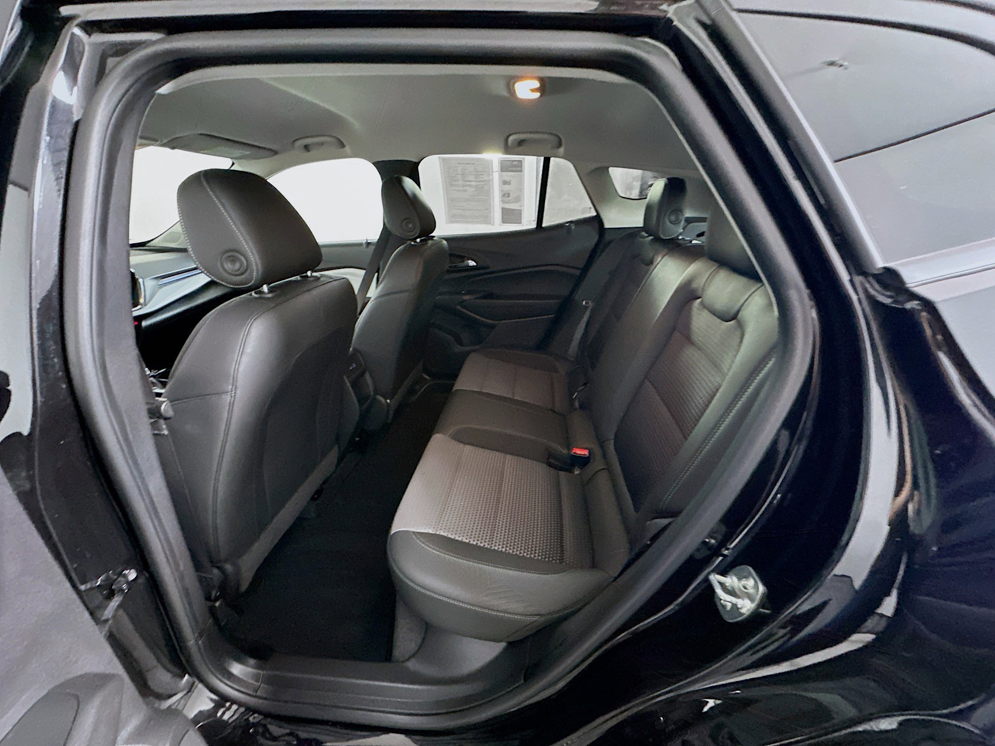 Used 2025 Chevrolet Trax LT image 26