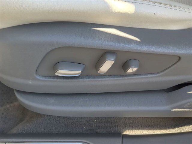 Used 2022 Cadillac XT5 Premium Luxury image 16