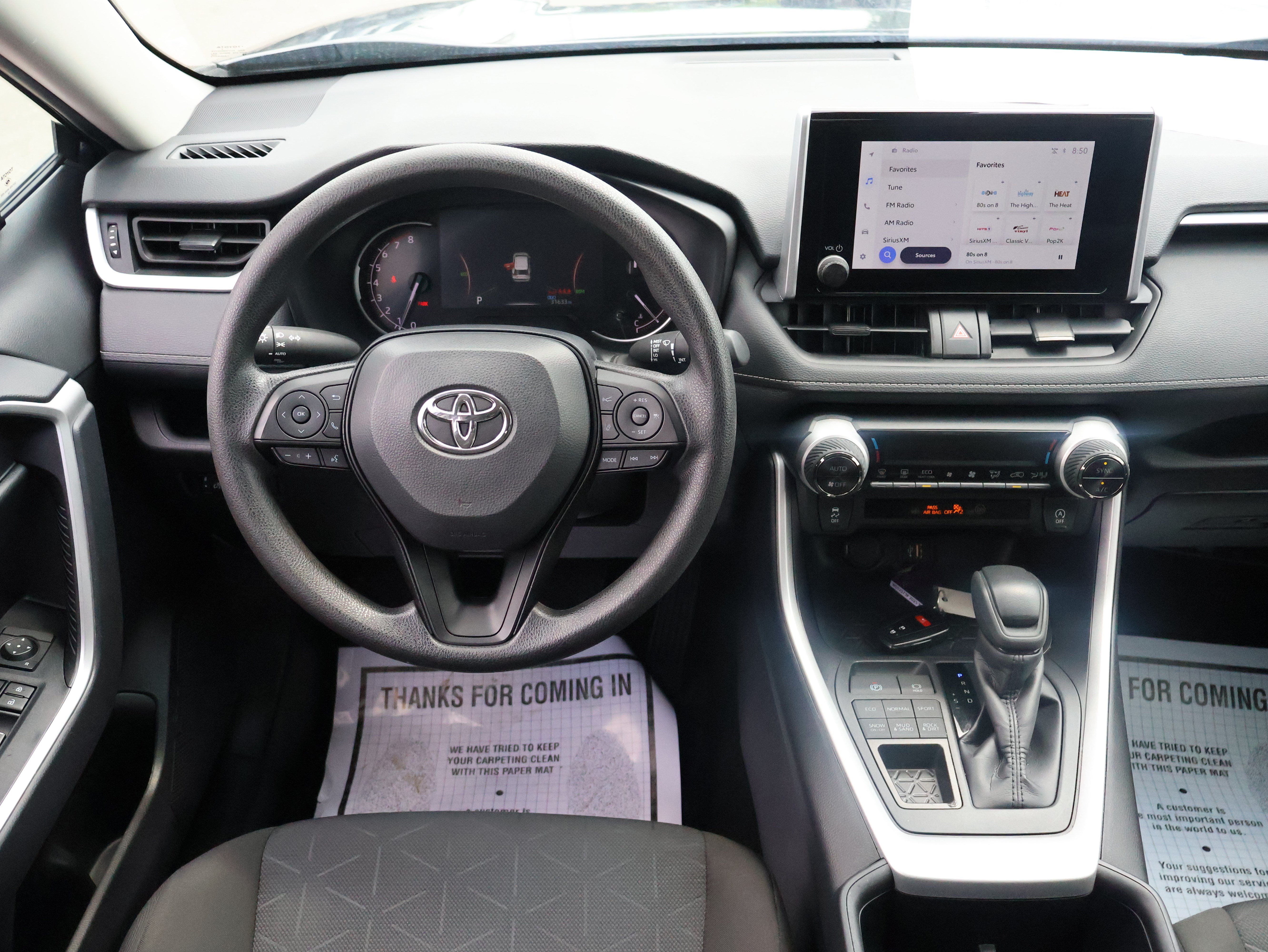 Used 2025 Toyota RAV4 XLE AWD/4WD image 18