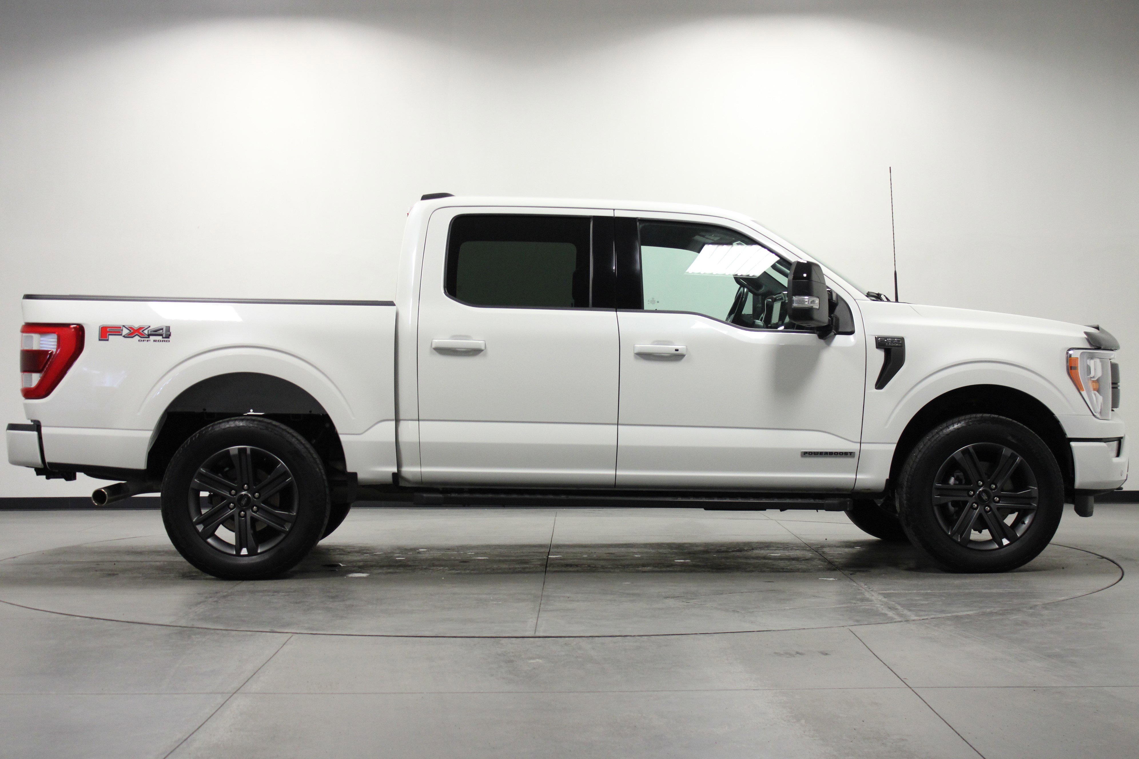 Used 2023 Ford F150 Lariat AWD/4WD image 3