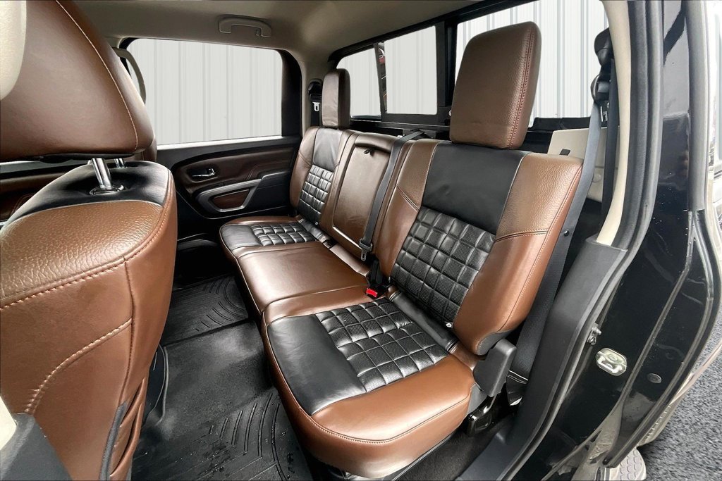 Used 2018 Nissan Titan Platinum Reserve AWD/4WD image 23