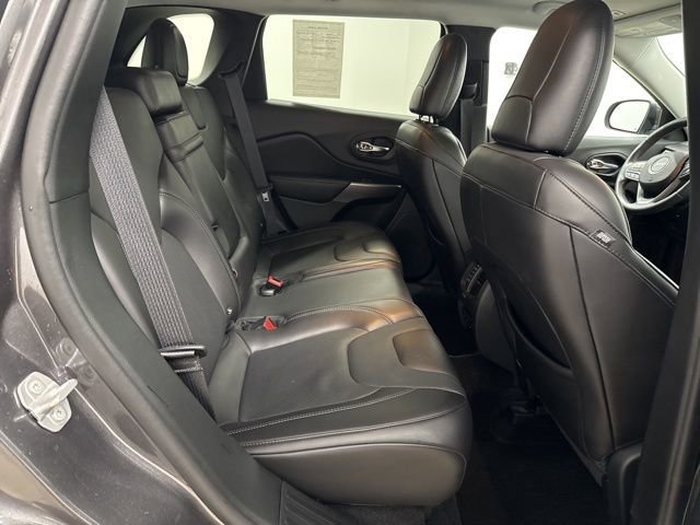 Used 2019 Jeep Cherokee Limited w/ Technology Group image 21