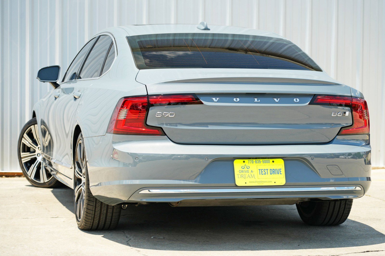Used 2023 Volvo S90 B6 Plus w/ Protection Package Premier image 4