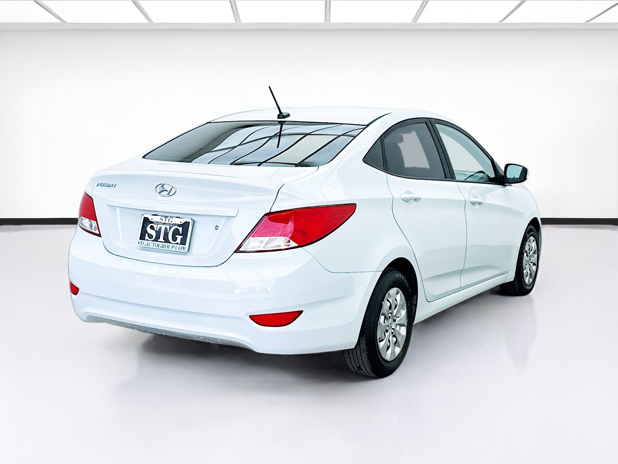 Used 2017 Hyundai Accent SE image 4