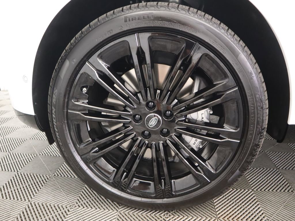 New 2025 Land Rover Range Rover SE image 31