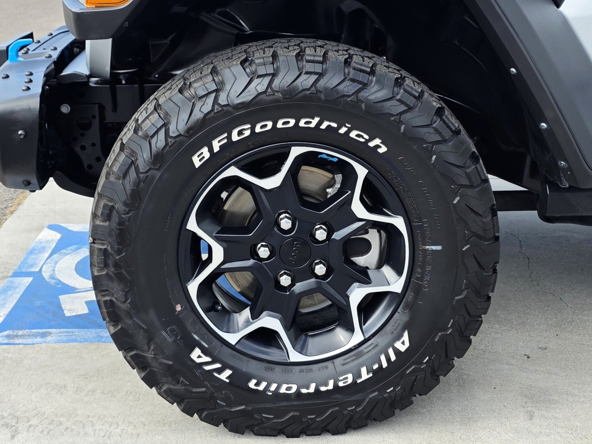 Certified 2023 Jeep Wrangler Unlimited Rubicon 4xe w/ Steel Bumper Group AWD/4WD image 9