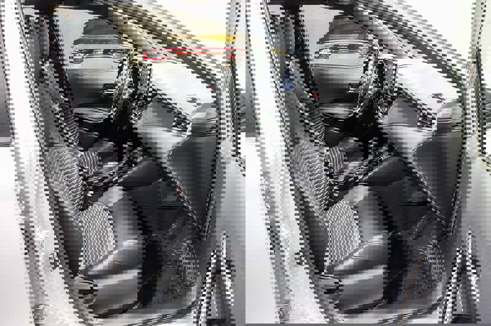 Used 2021 Toyota Corolla XSE w/ Carpet Mat Package (TMS) FWD image 17