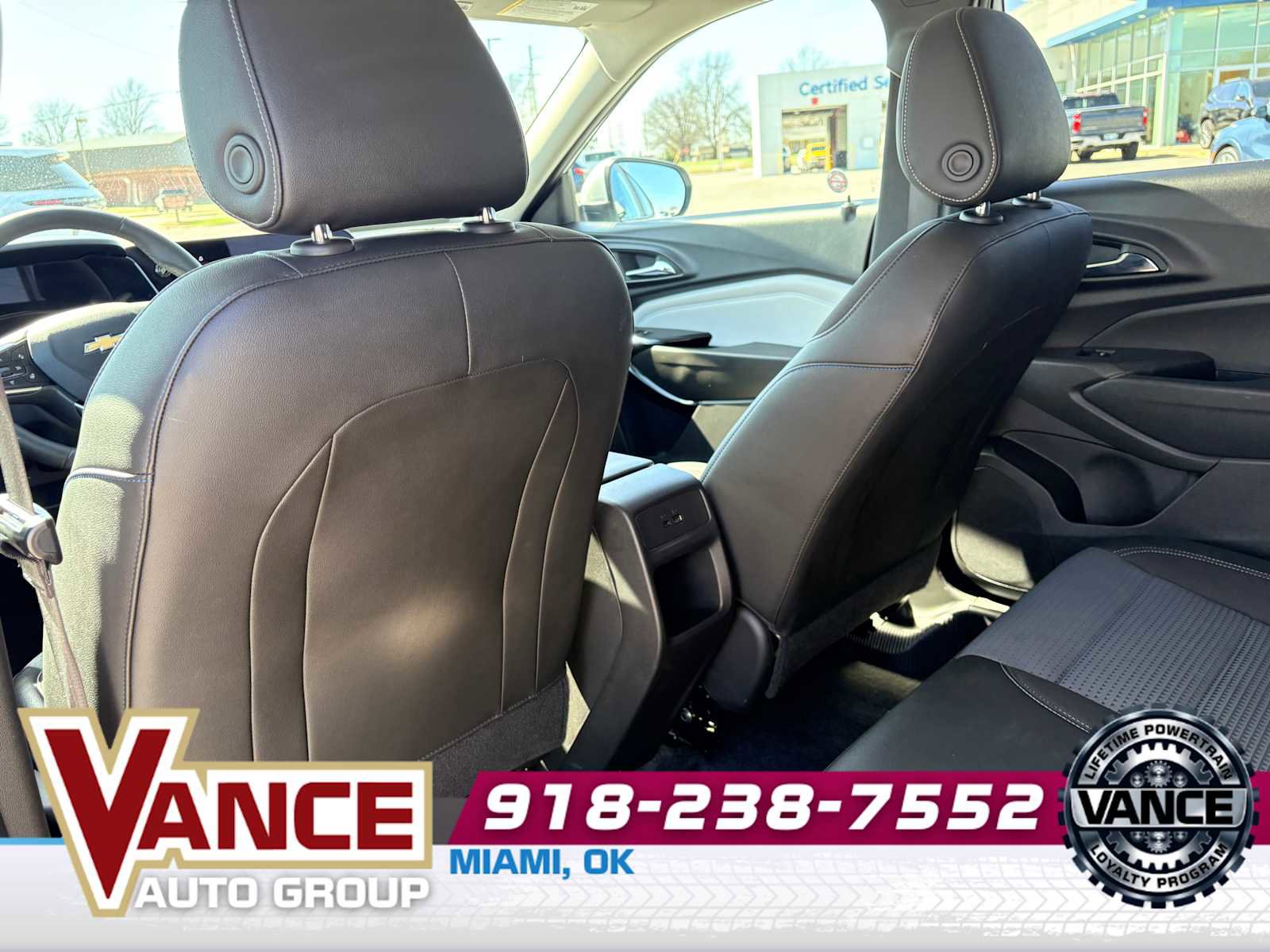 Used 2025 Chevrolet Trax LT w/ LT Convenience Package image 14