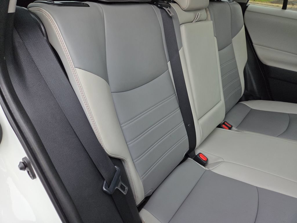 Used 2019 Toyota RAV4 XLE Premium w/ Cold Weather Package AWD/4WD image 31