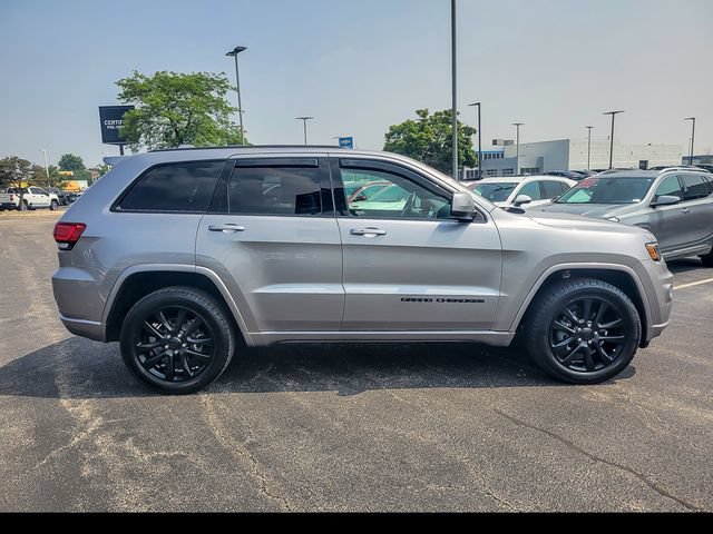 Used 2020 Jeep Grand Cherokee Altitude AWD/4WD image 13