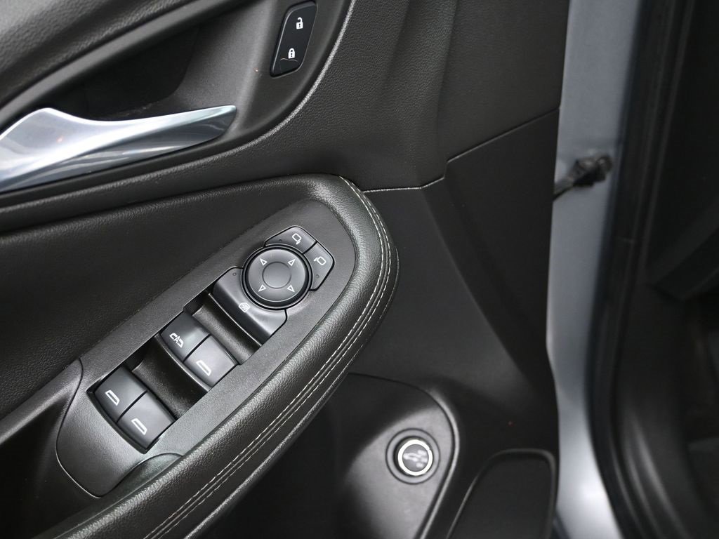 Used 2023 Buick Encore GX Select w/ Sport Touring Package image 10