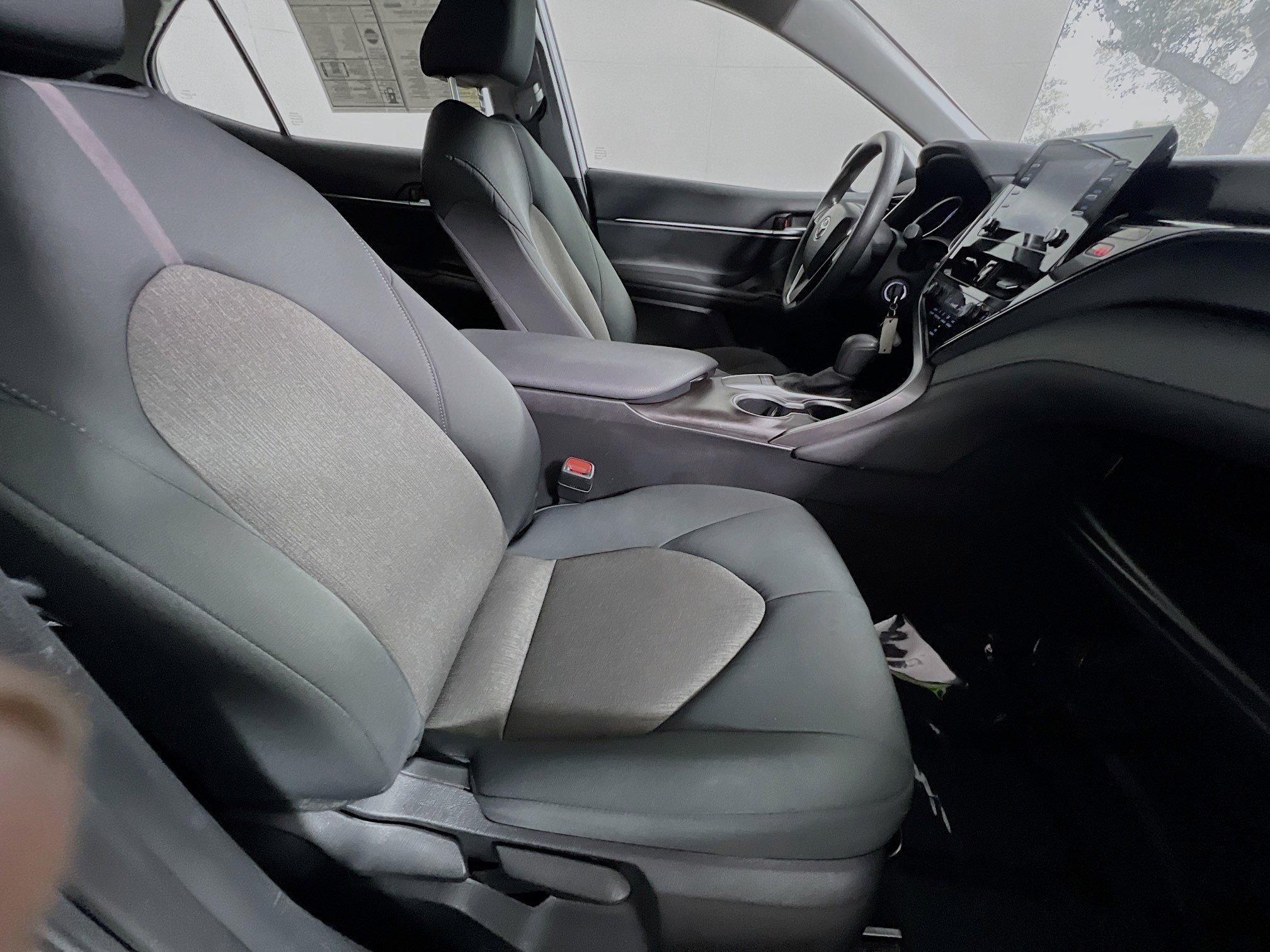 Used 2024 Toyota Camry LE FWD image 30