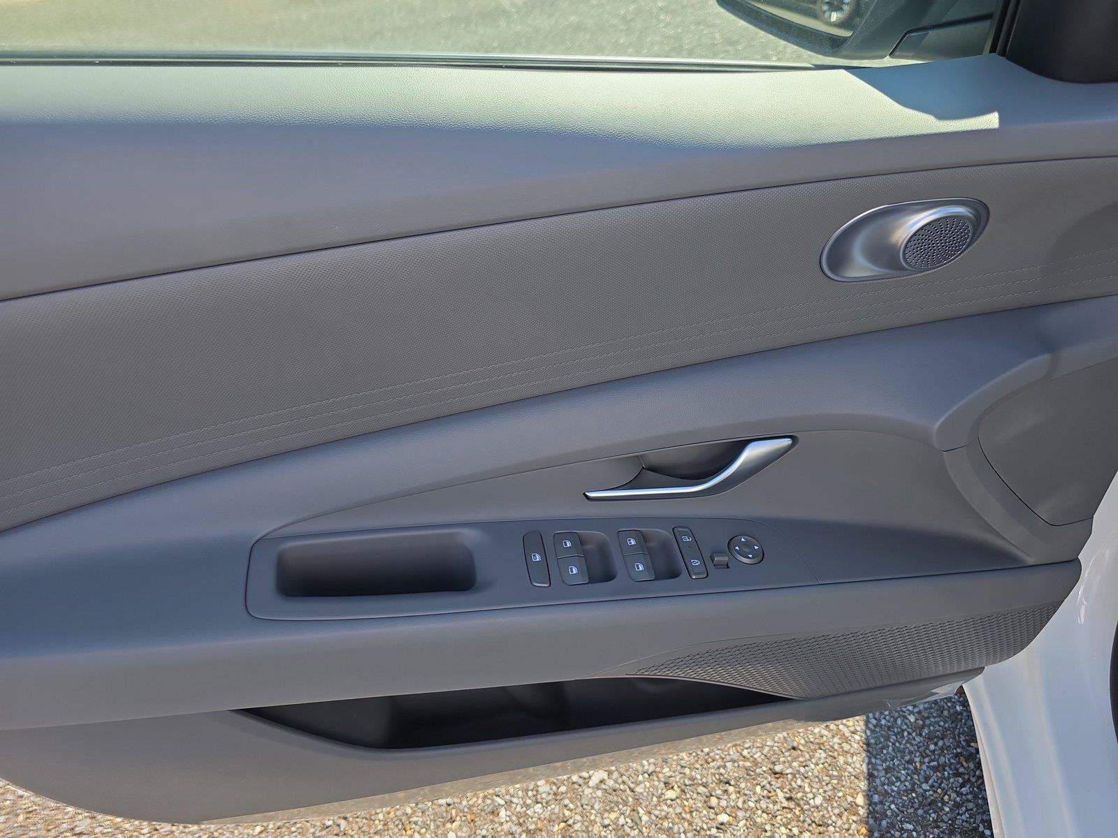 New 2026 Hyundai Elantra SE FWD image 11