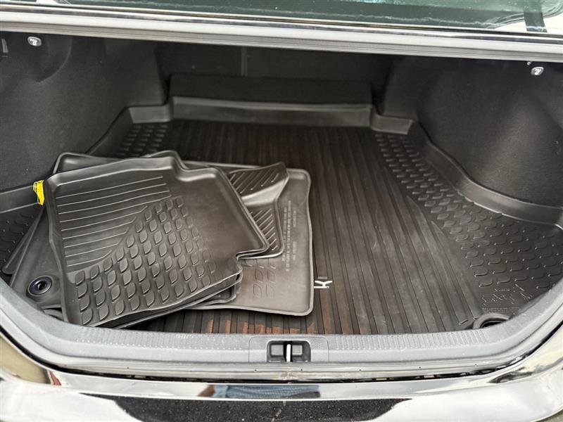 Used 2022 Toyota Camry SE image 19