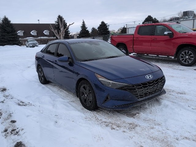 Used 2023 Hyundai Elantra SEL image 3