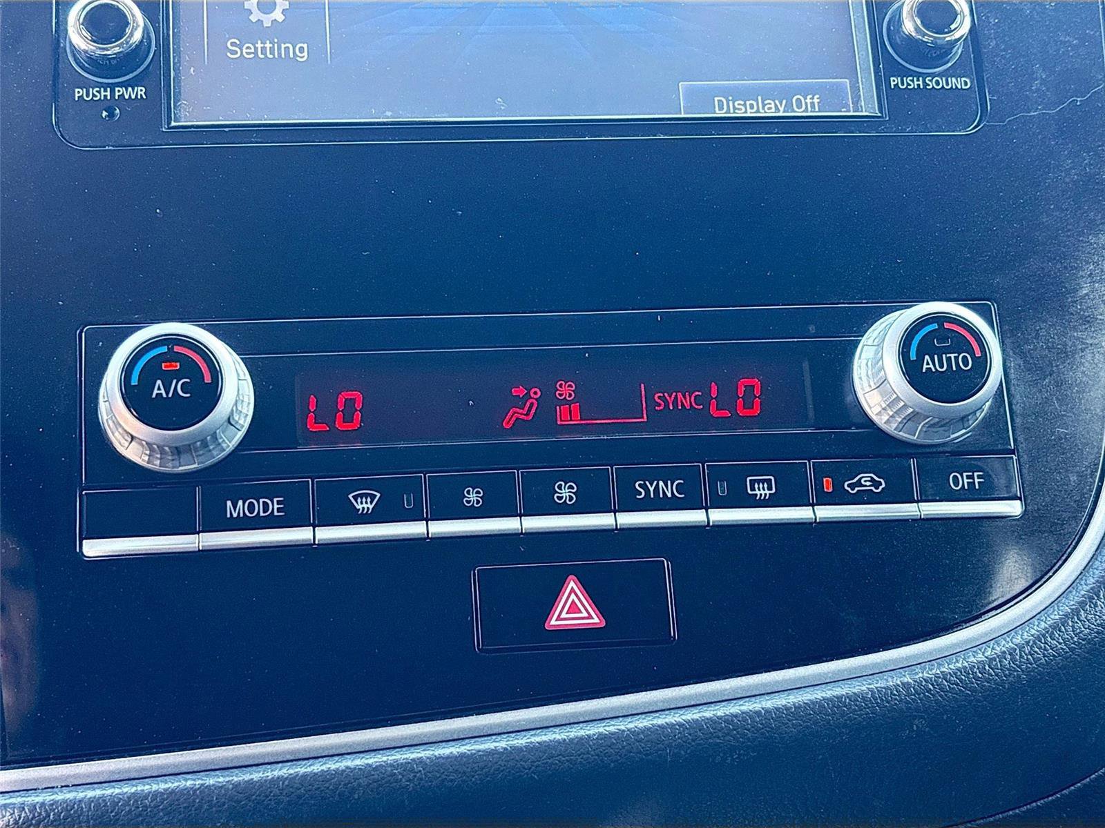 Used 2020 Mitsubishi Outlander ES image 15