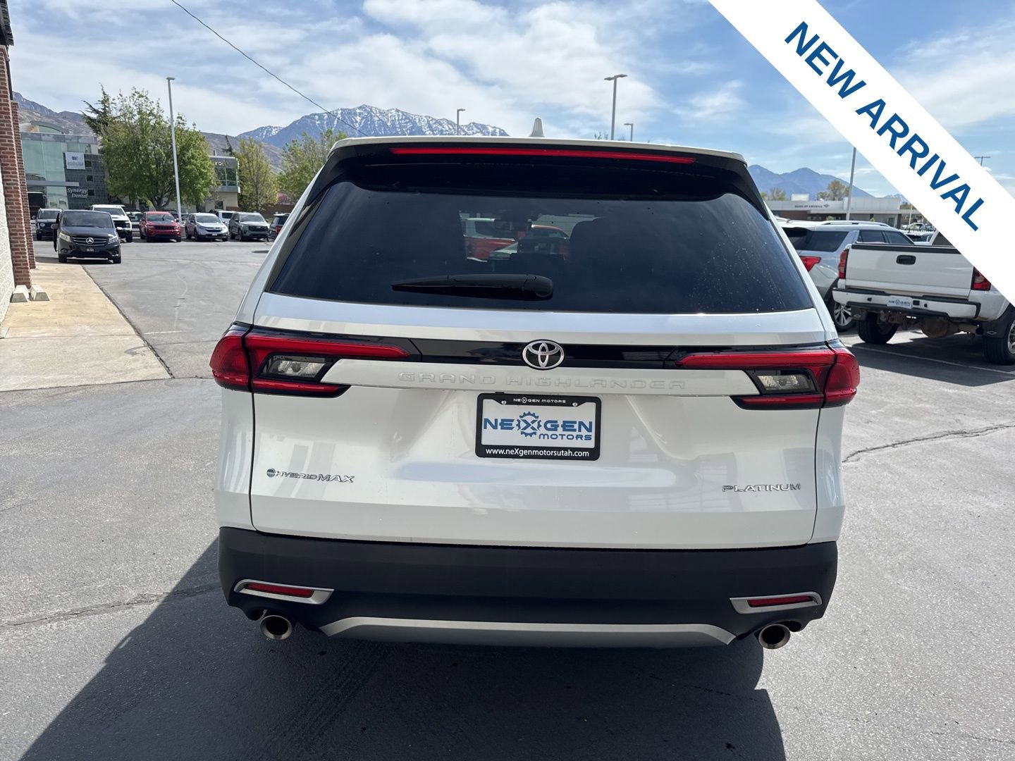 Used 2024 Toyota Grand Highlander AWD Hybrid image 6