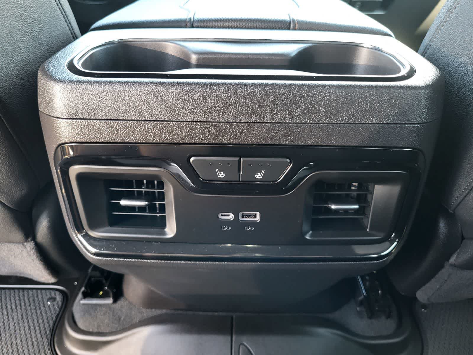 Used 2024 GMC Sierra 1500 AT4 w/ Technology Package AWD/4WD image 31