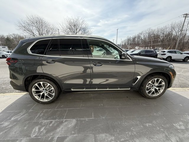 Used 2025 BMW X5 xDrive40i w/ Climate Comfort Package image 3