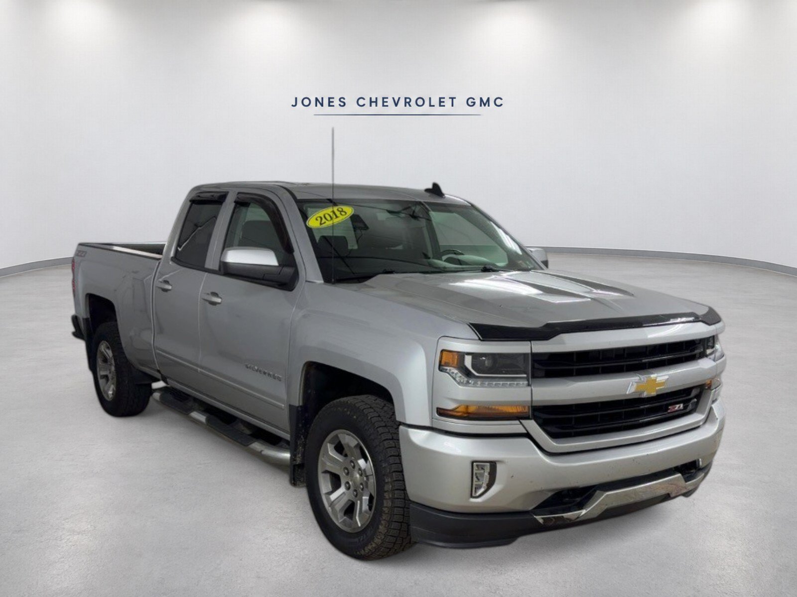 Used 2018 Chevrolet Silverado 1500 LT w/ All Star Edition AWD/4WD image 3