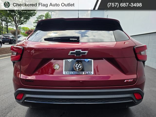 Used 2024 Chevrolet Trax RS w/ Sunroof Package FWD image 6