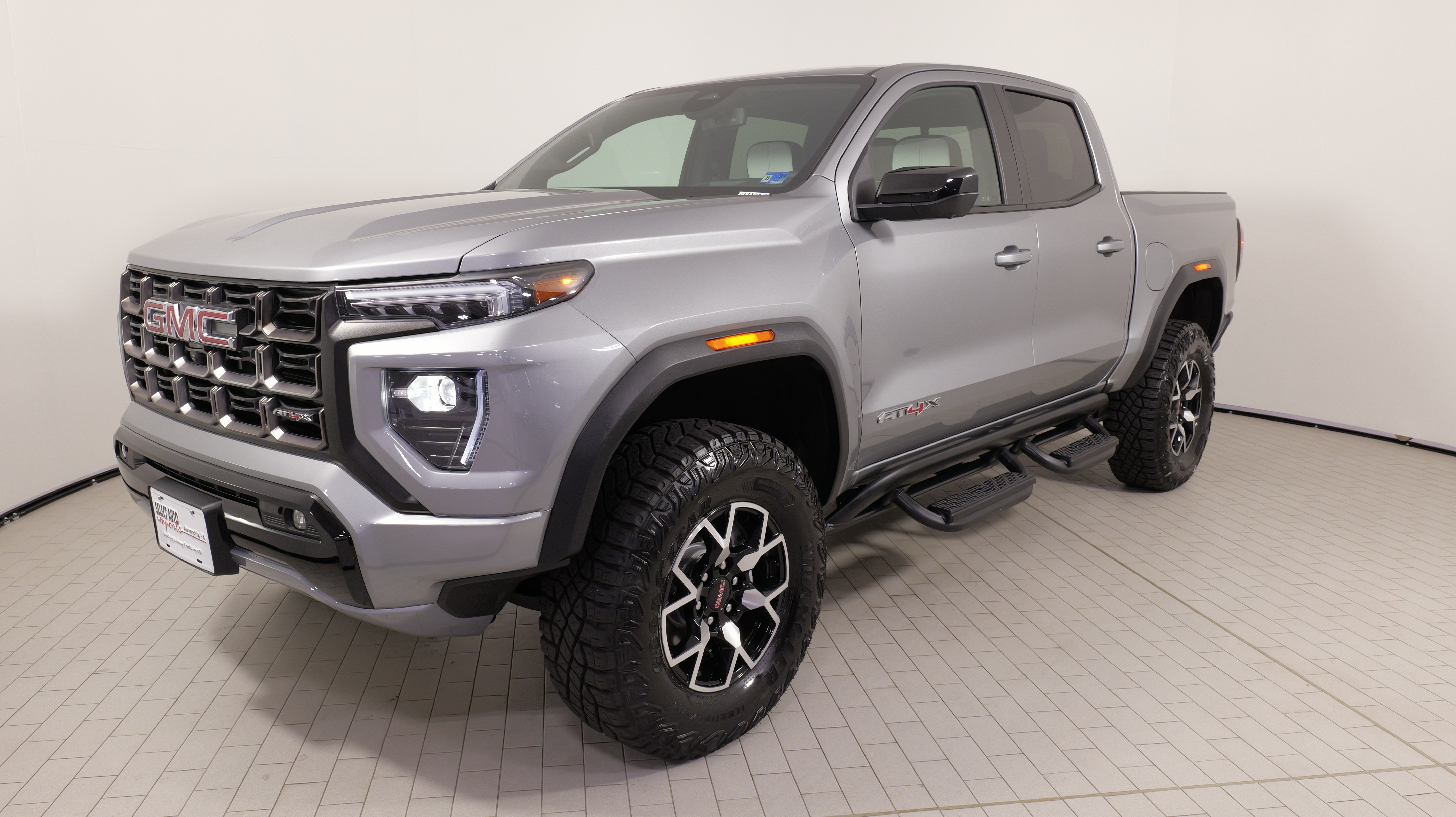 Used 2024 GMC Canyon AT4X AWD/4WD image 3