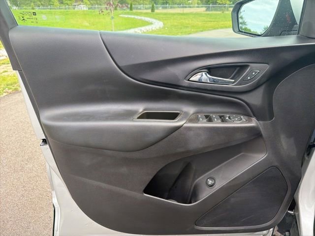 Used 2021 Chevrolet Equinox LT FWD image 16