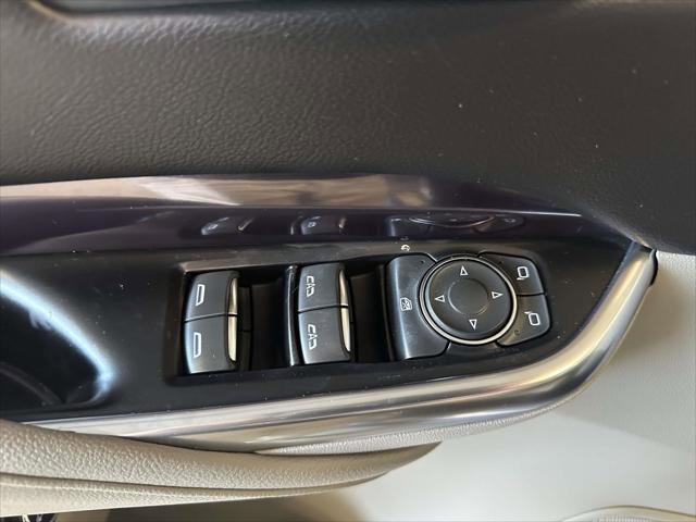 Used 2023 Cadillac XT4 Luxury w/ Cold Weather Package image 20