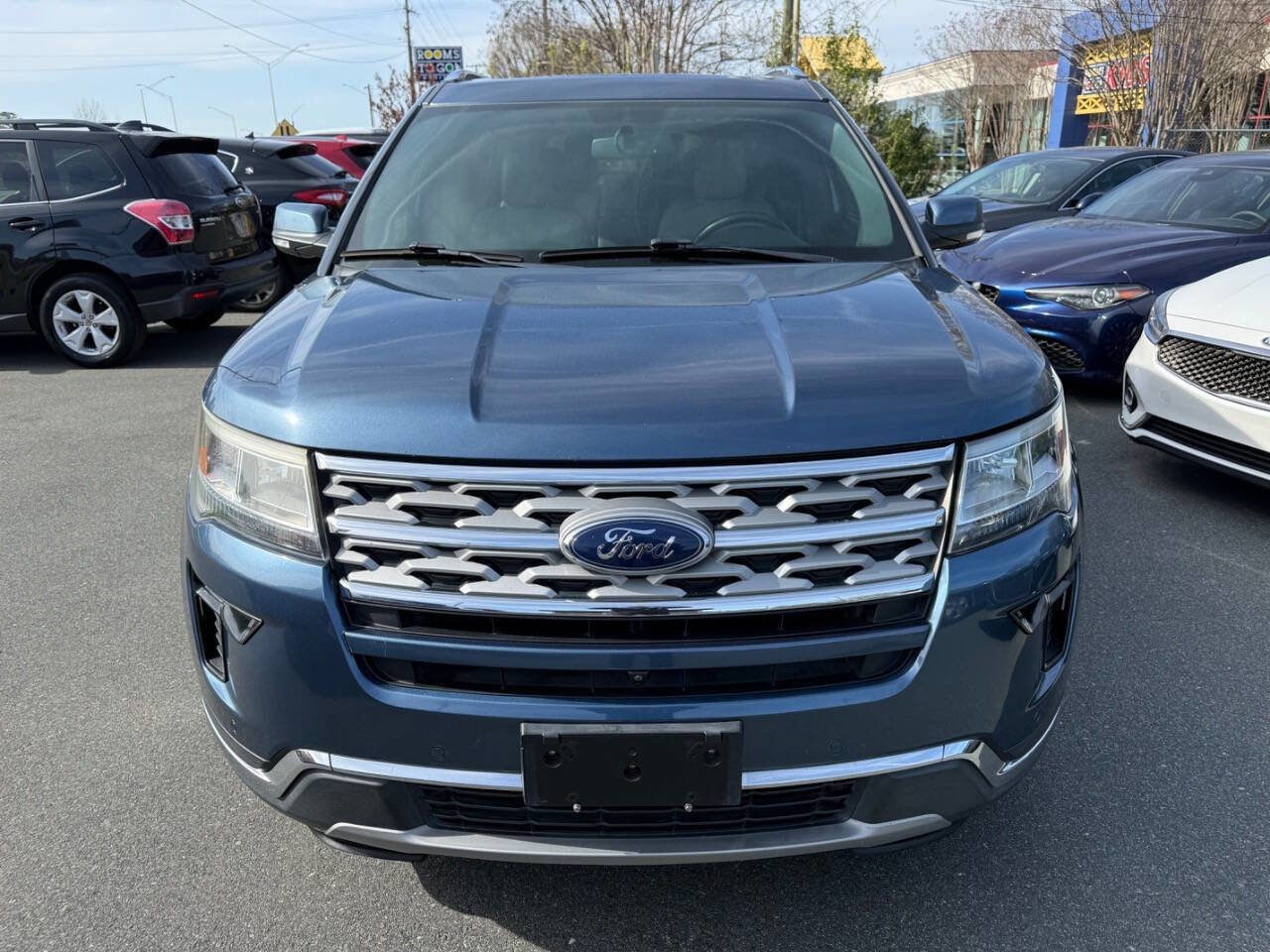 Used 2018 Ford Explorer Limited image 2