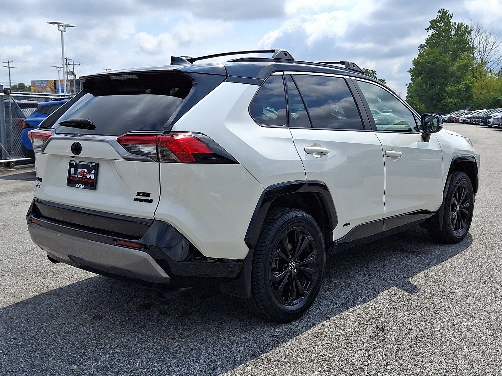 Used 2022 Toyota RAV4 XSE AWD/4WD image 6