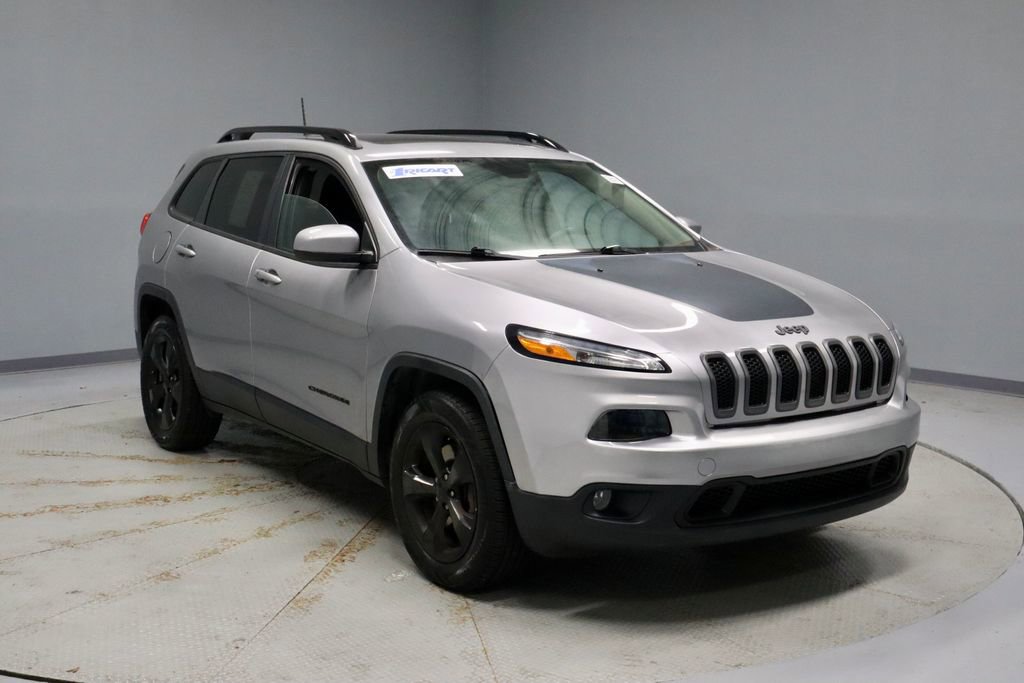 Used 2016 Jeep Cherokee Latitude w/ Comfort/Convenience Group