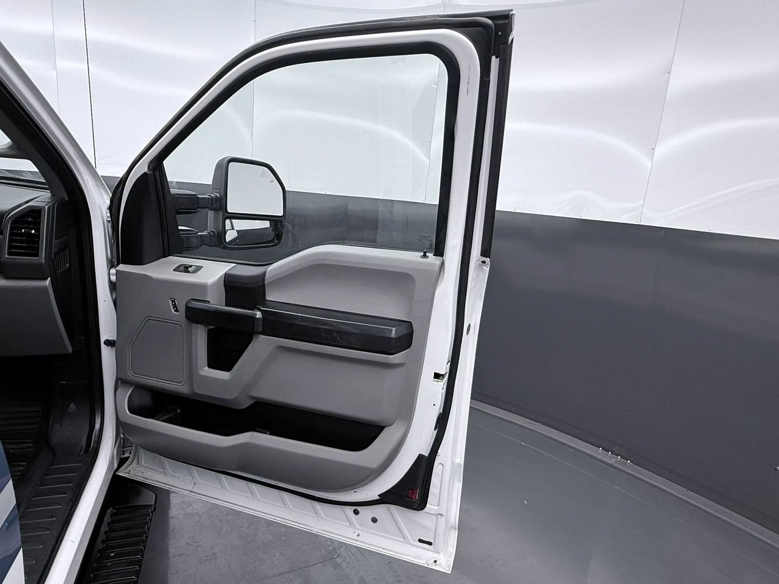 Used 2017 Ford F250 XL w/ Power Equipment Group RWD image 10
