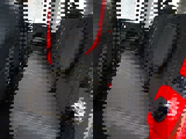 Certified 2025 Jeep Wrangler Unlimited Sahara w/ Safety Group image 4