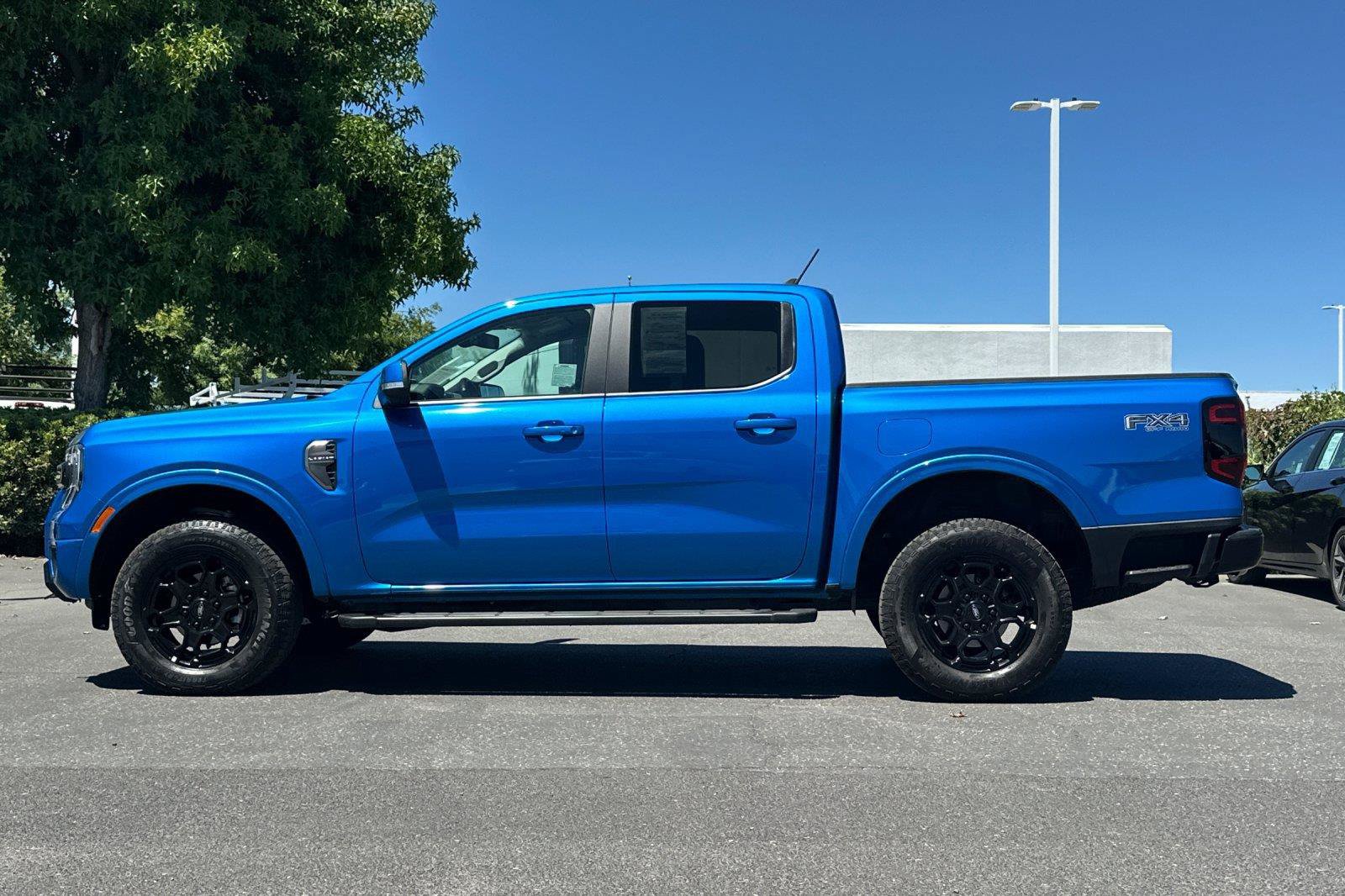 Used 2025 Ford Ranger Lariat w/ FX4 Off-Road Package AWD/4WD image 6