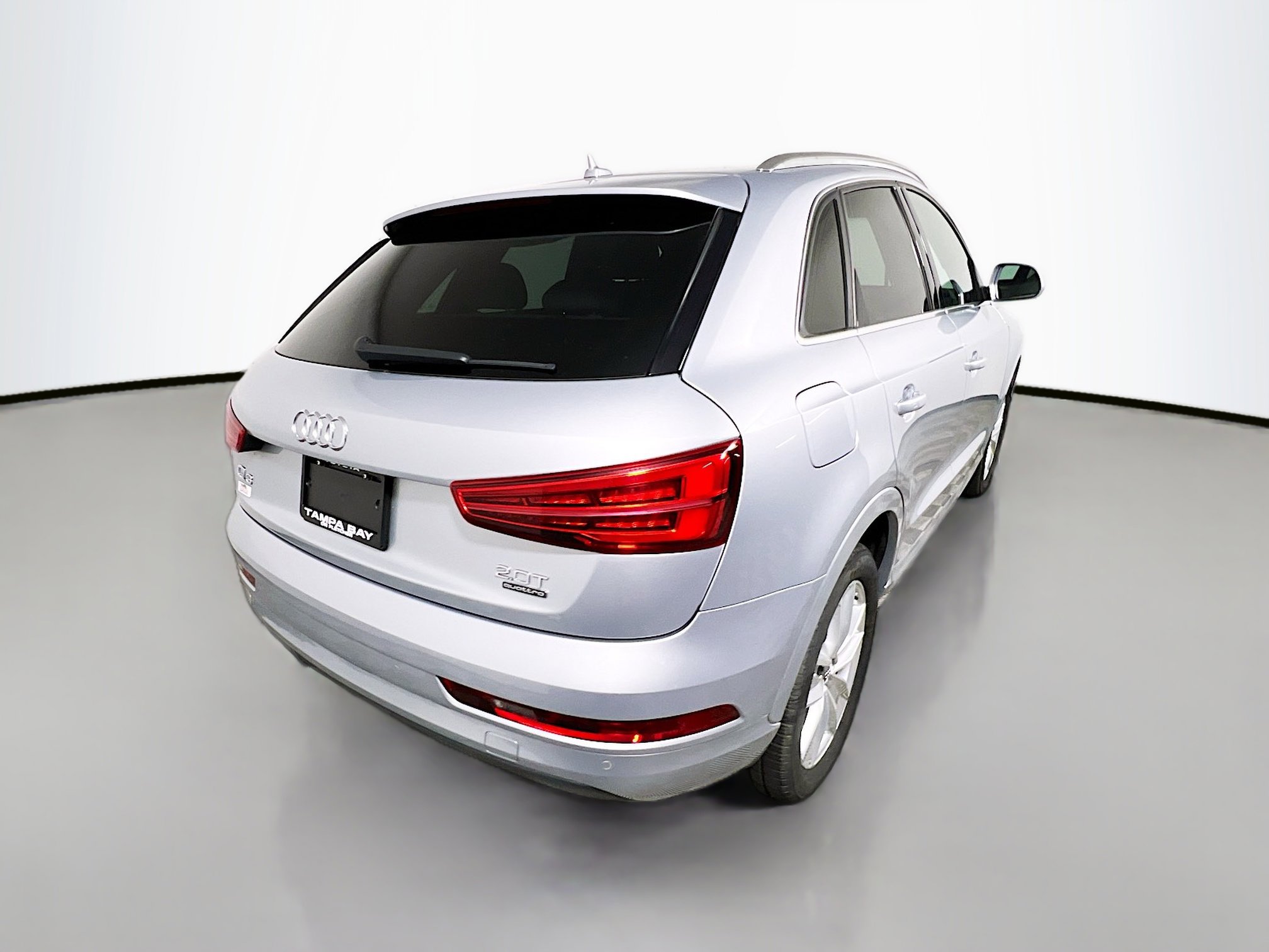 Used 2016 Audi Q3 2.0T Premium Plus w/ Technology Package AWD/4WD image 4