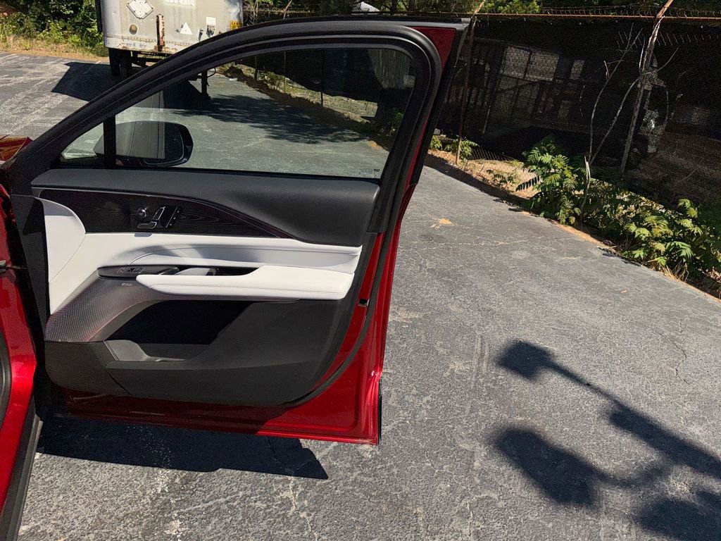 Used 2024 Cadillac Lyriq Sport RWD image 32