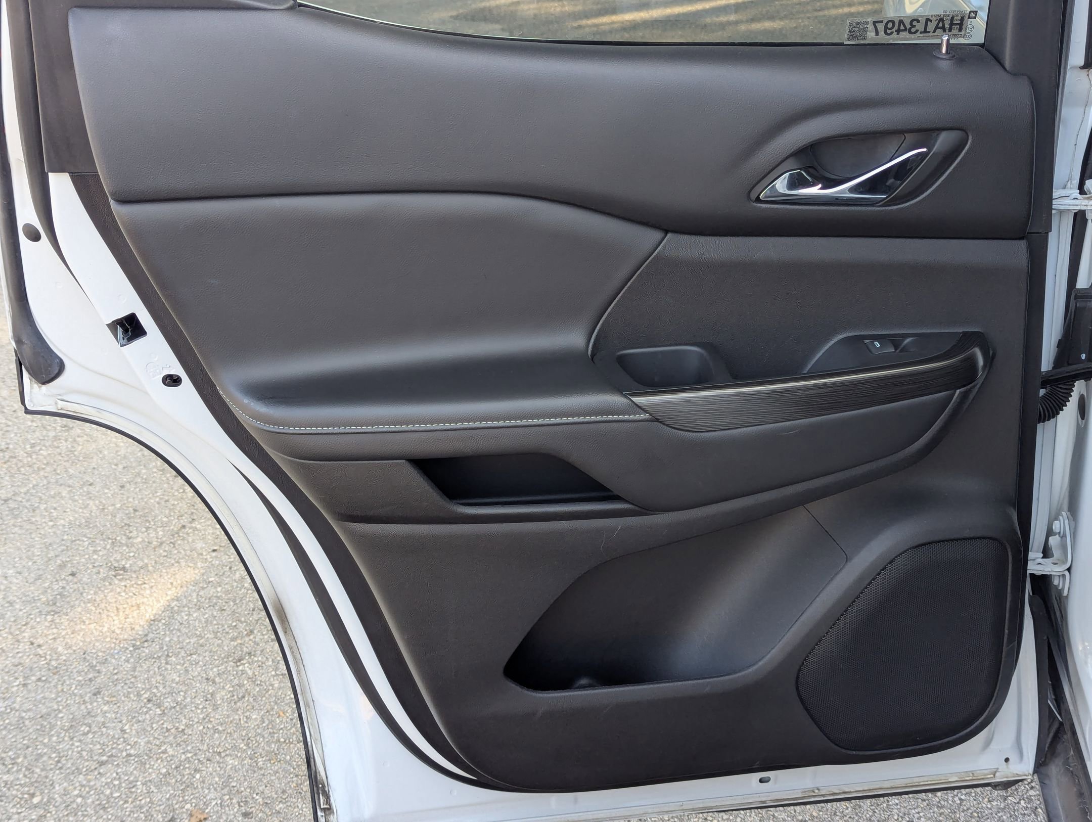 Used 2023 GMC Acadia SLT image 16