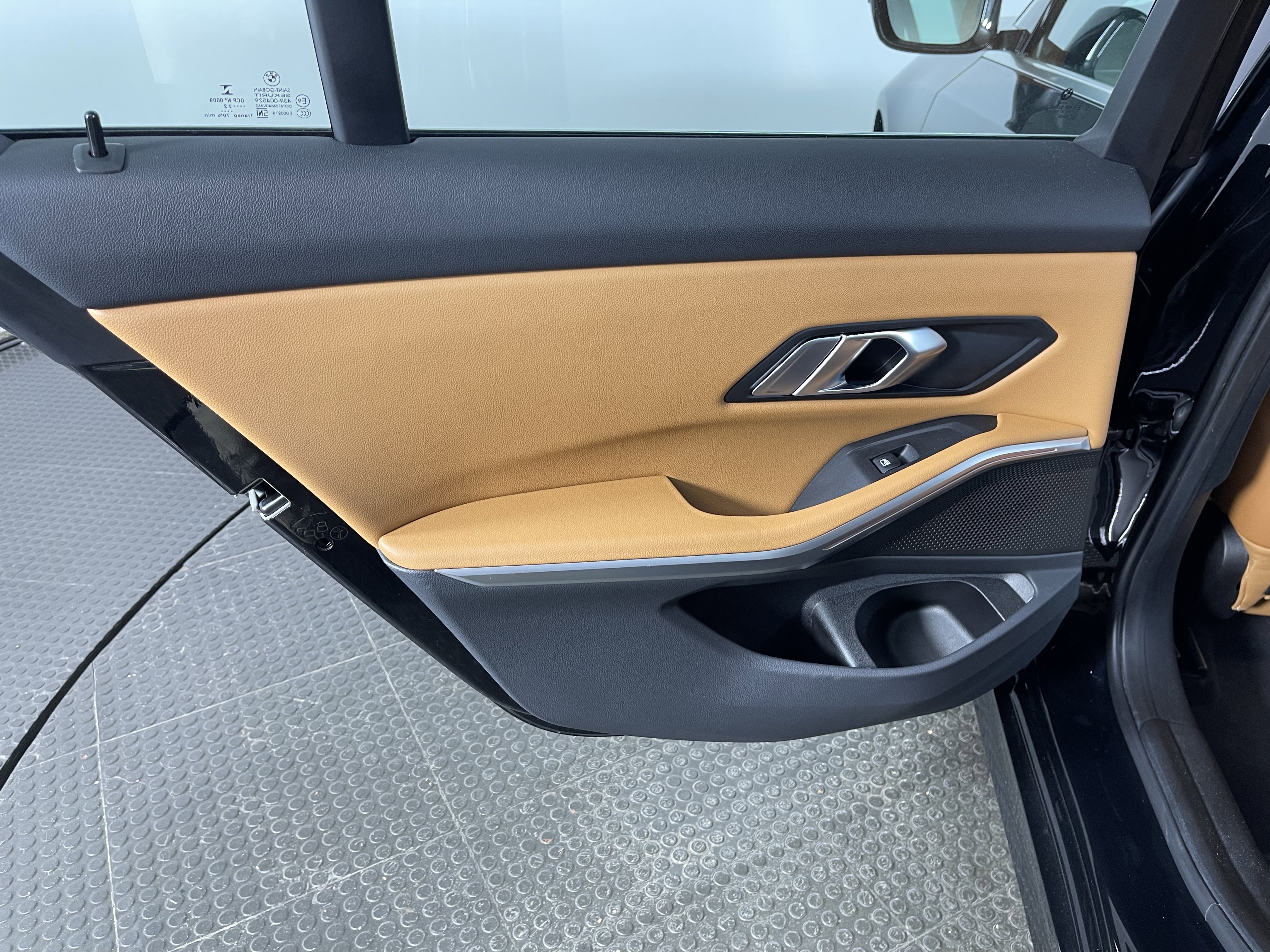 Certified 2022 BMW 330i xDrive Sedan w/ Driving Assistance Package image 15