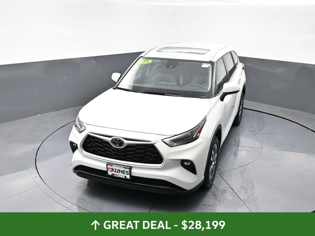 Used 2023 Toyota Highlander XLE image 49