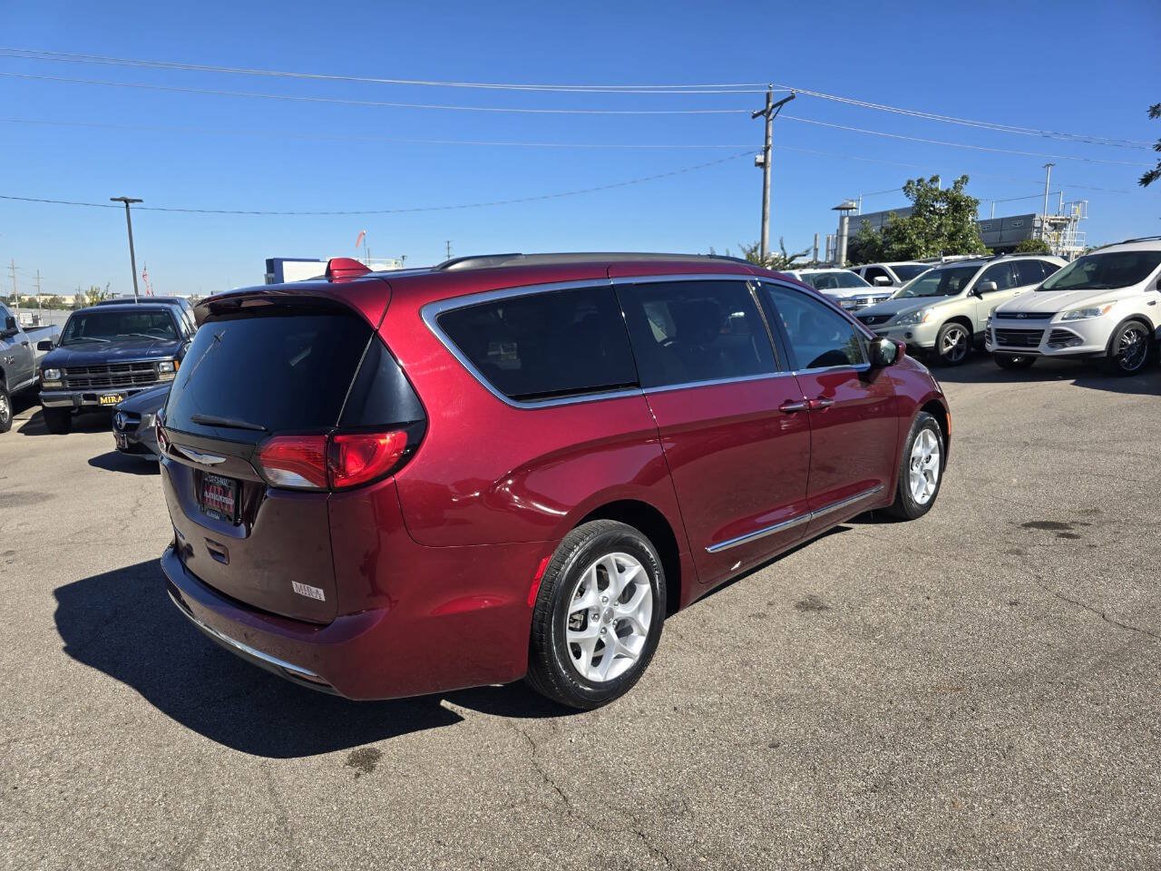 Used 2017 Chrysler Pacifica Touring-L w/ Tire & Wheel Group FWD image 58