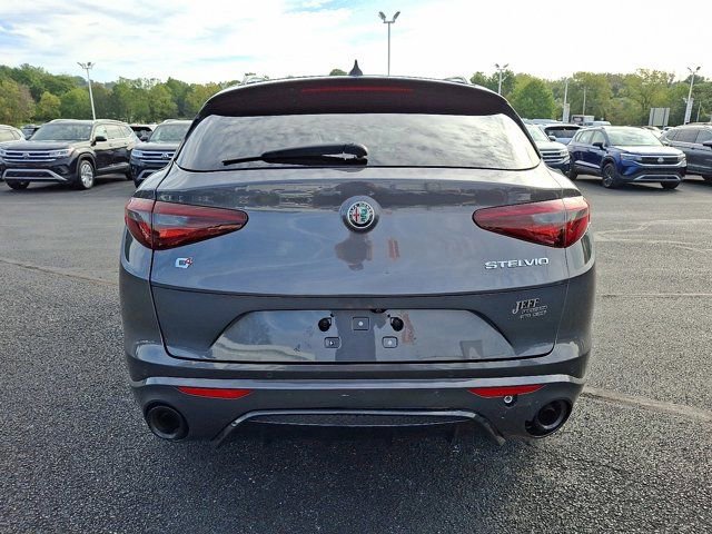 Used 2022 Alfa Romeo Stelvio Veloce AWD/4WD image 7