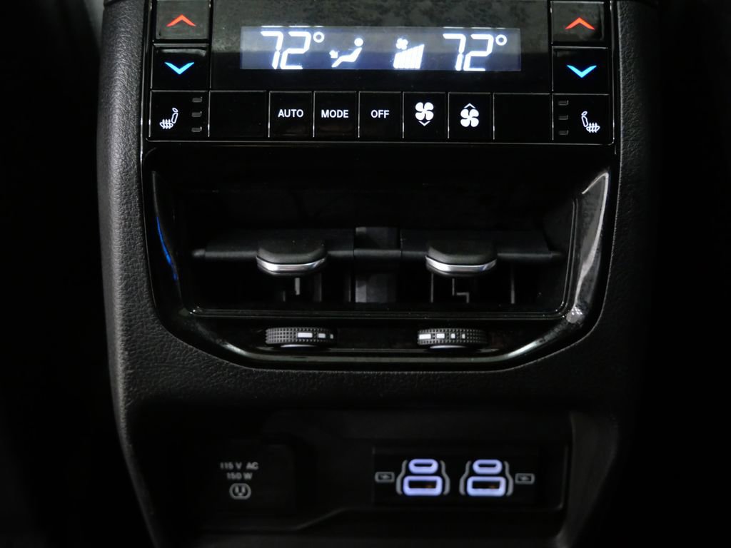 Used 2022 Jeep Grand Cherokee L Overland w/ Luxury Tech Group IV image 28