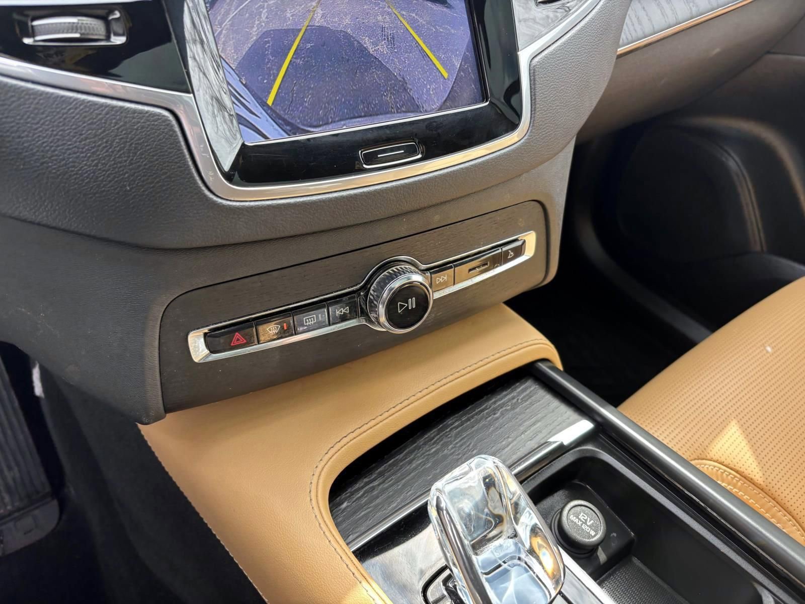 Used 2023 Volvo XC90 B6 Ultimate w/ Protection Package Premier image 22