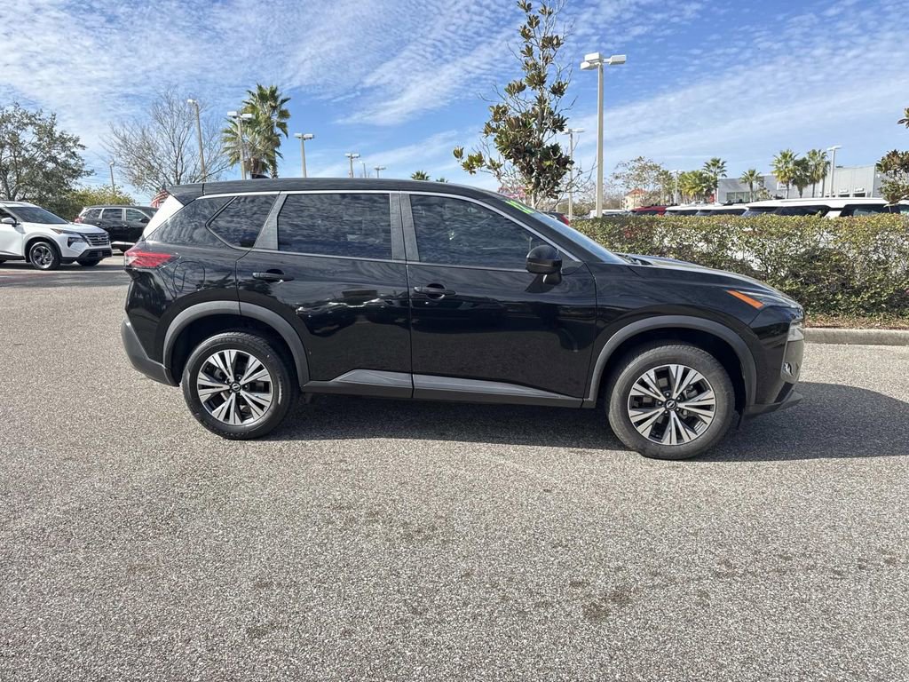 Certified 2022 Nissan Rogue SV image 2