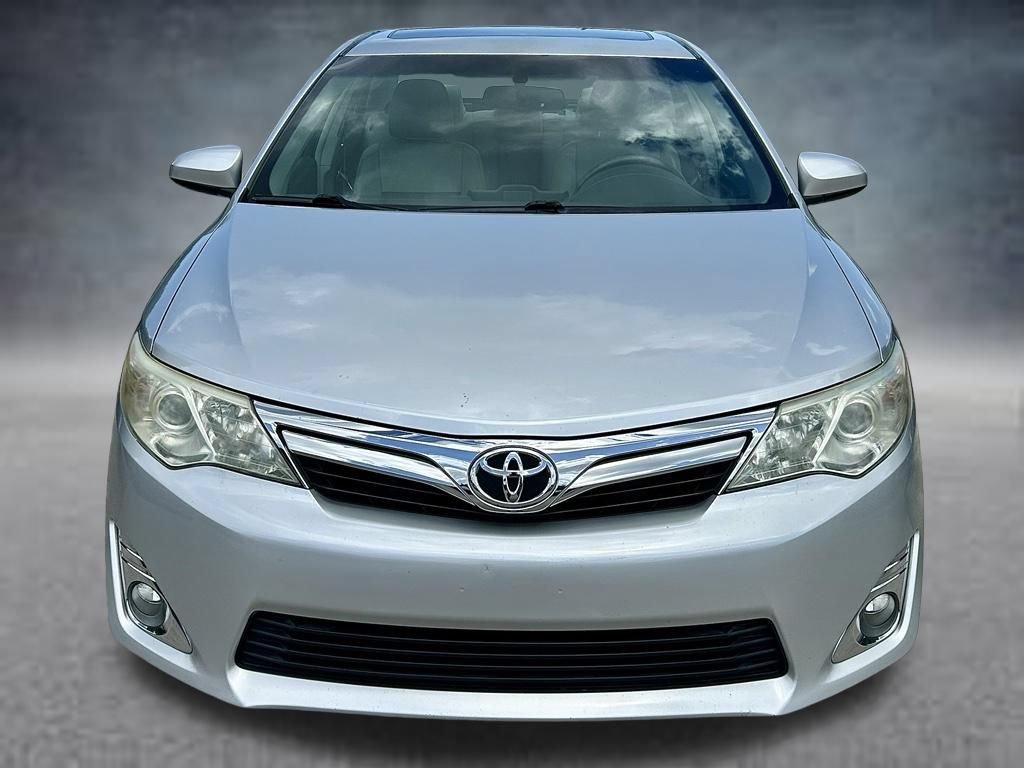Used 2014 Toyota Camry XLE w/ Leather Package FWD image 2