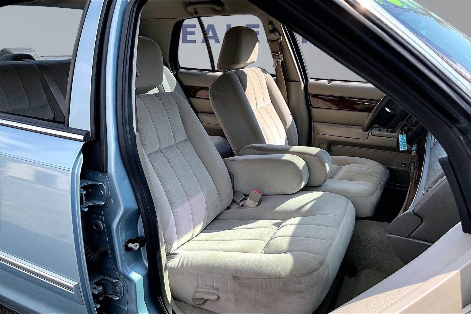 Used 2007 Mercury Grand Marquis GS image 28