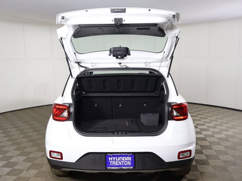 Certified 2023 Hyundai Venue SEL w/ Cargo Package image 14