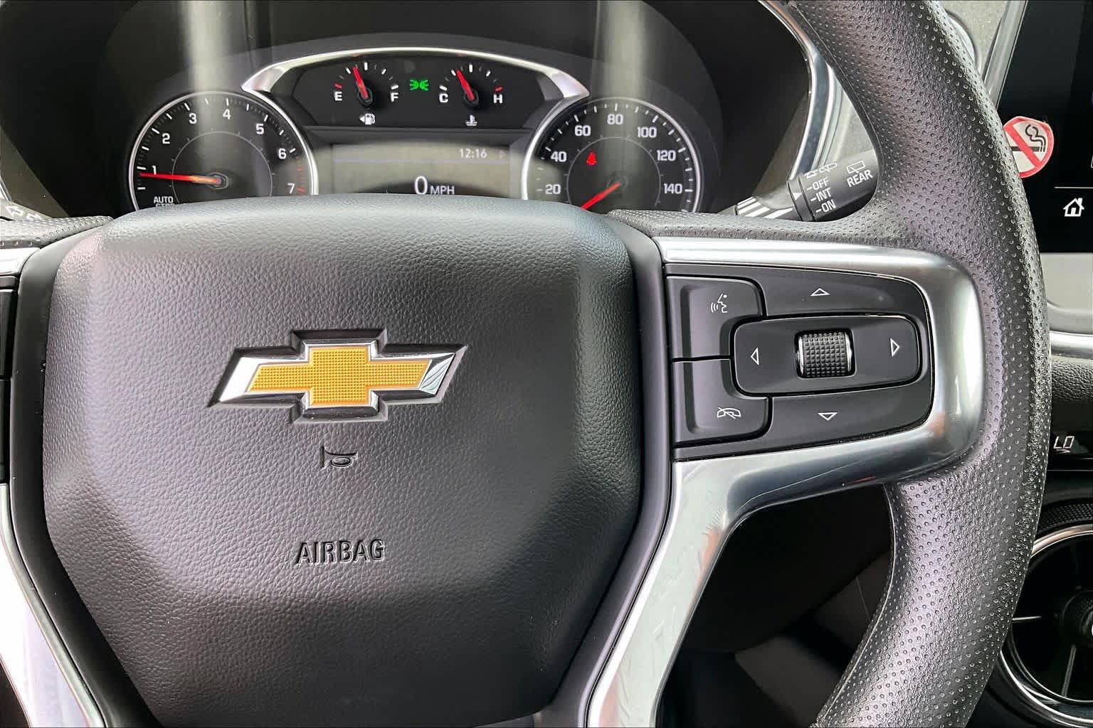 Used 2025 Chevrolet Blazer LT FWD image 23